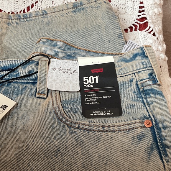 Levi's  501 90’s Faded Blue Denim Jeans - Picture 1 of 7